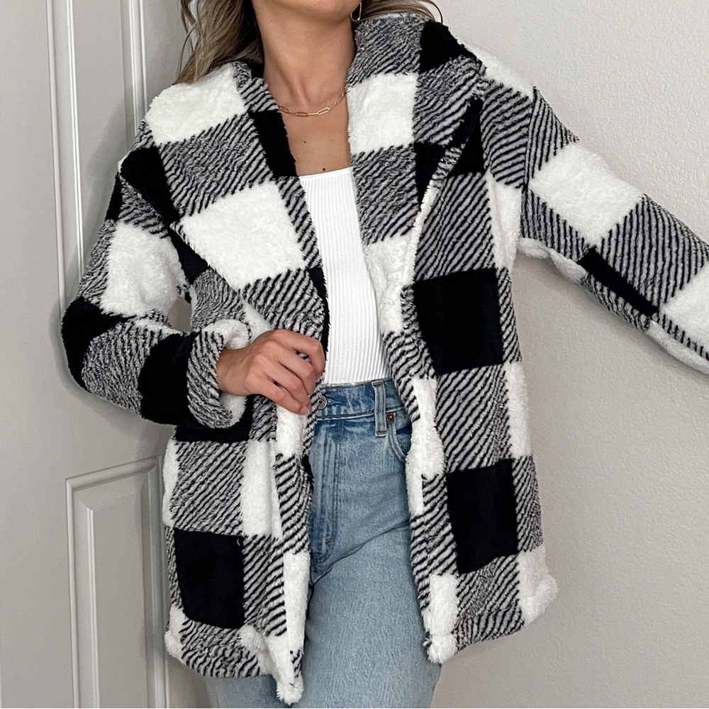 FINAL SALE black and white plaid shacket for fall, autumn, winter - Picture 8 of 10